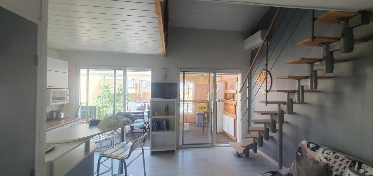 Joli Et Spacieux Studio Avec Garage Au Bord De Mer Frejus Exterior photo