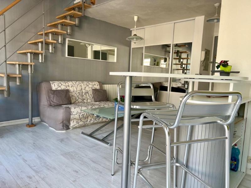 Joli Et Spacieux Studio Avec Garage Au Bord De Mer Frejus Exterior photo